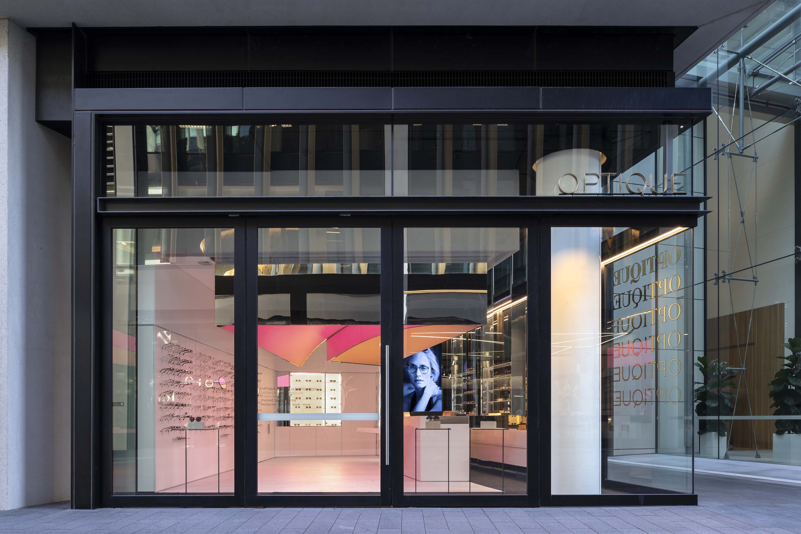 SDS' design for optometrist Optique is light-filled and colourful ...