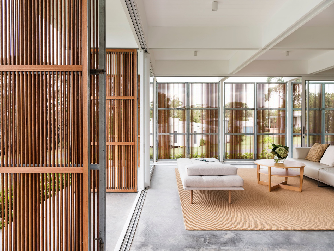 Madeleine Blanchfield designs casual Sydney beach house for parents ...